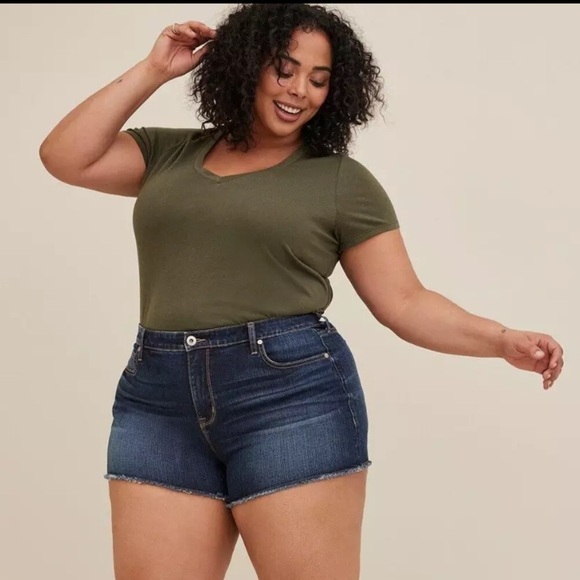 Torrid Denim Shorts Jean Short High Rise A-Line Shortie Vintage Stretch Dark 26 - Picture 1 of 13